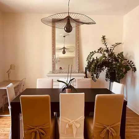 Maison Typique Rochelaise Holiday home *