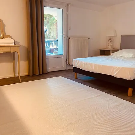 Maison Typique Rochelaise Holiday home *